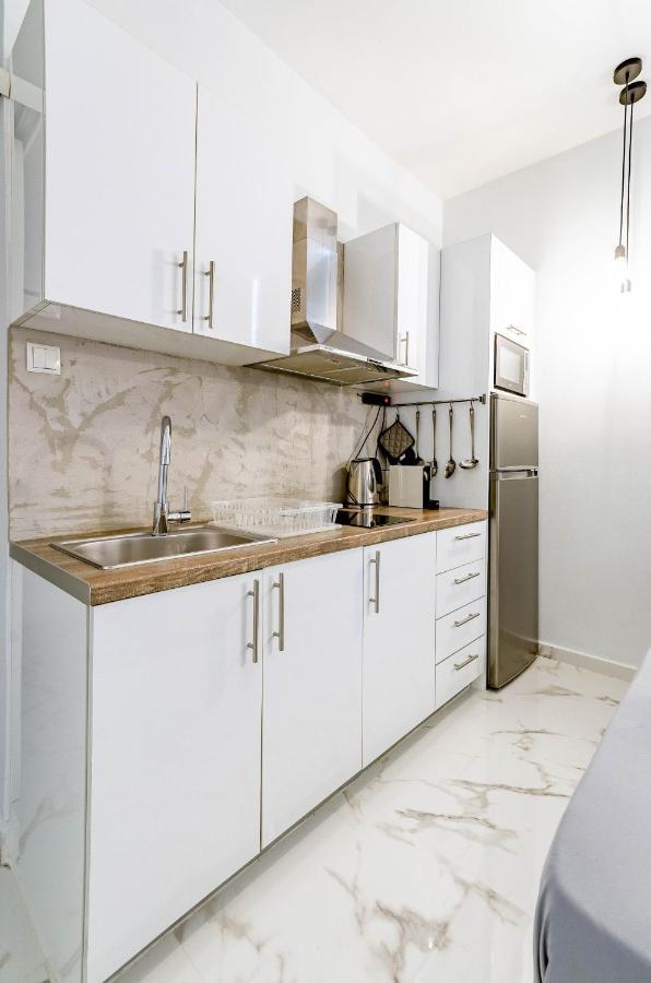 Lux Studio 11 With Yard In The Heart Of Athens Apartamento Exterior foto