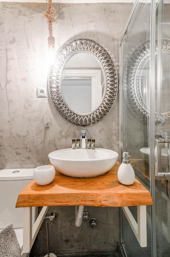 Lux Studio 11 With Yard In The Heart Of Athens Apartamento Exterior foto
