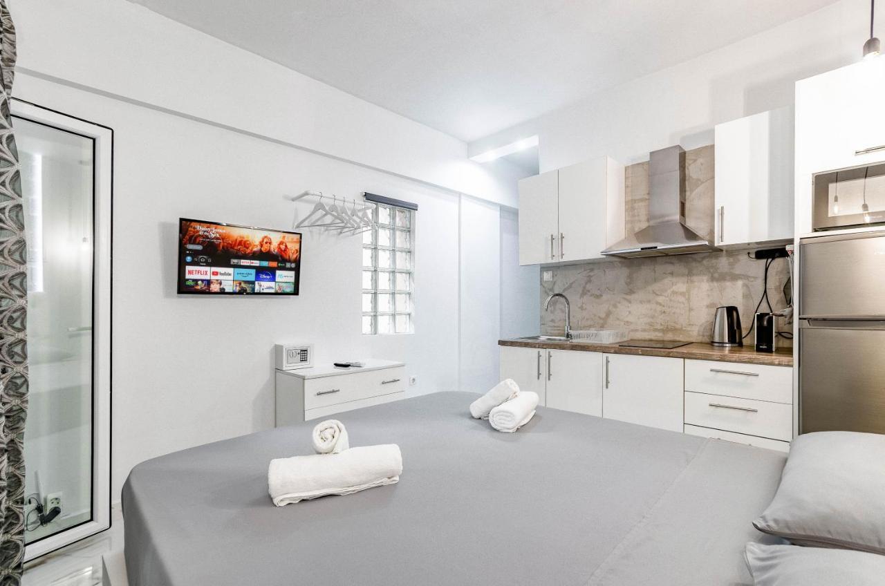 Lux Studio 11 With Yard In The Heart Of Athens Apartamento Exterior foto